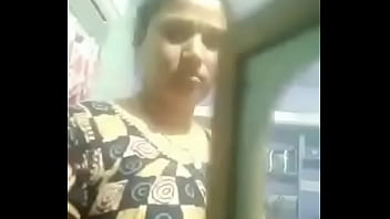 Sizzling Desi Aunty With Curves That Drive Men Wild
